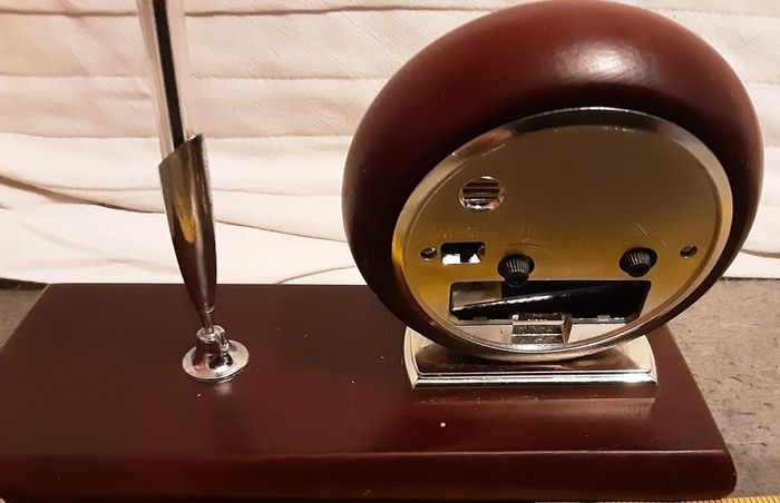 pen holder alarm clock, tub 3