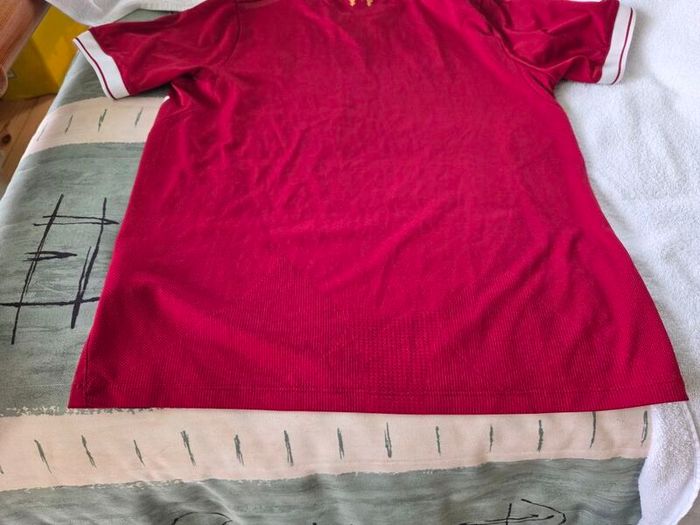 Liverpool Football Club Home Jersey 2017 to 2018 Childrens Large New Balance