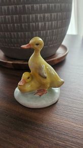 porcelain ducklings