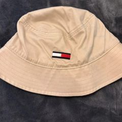 Tommy Hilfiger hat
