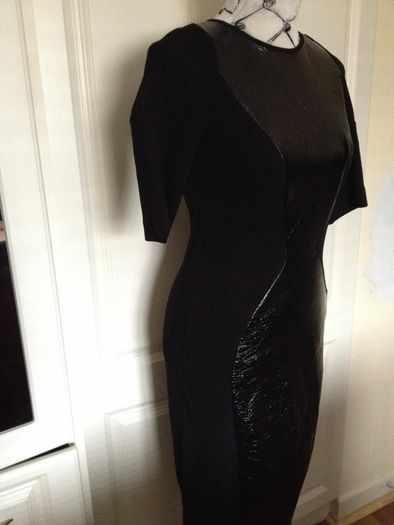 RIVER ISLAND.. Beautiful Black Fitted Pencil Dress (Size 10)
