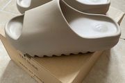 Yeezy Slide New UK8