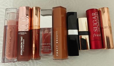 Lip lot