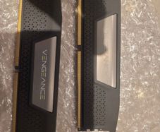 48 Gb DDR5 (2x24 Gb) Corsair Vengeance Black 5600 Mhz. More DDR5 Kits on my profile as well.