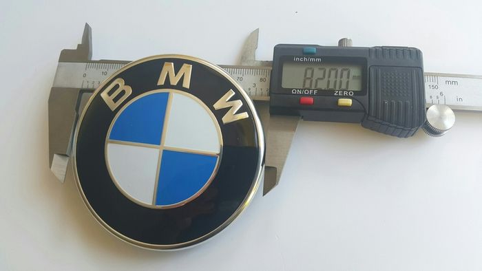 1x BMW 82mm +2 Fastener Grommets Classic blue Emblem Badge Front Rear Bonnet Logo 1 3 5 6 7 series  x z m class 82 with black back