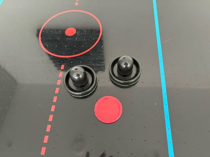 Air hockey table