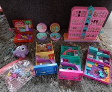 Polly pockets