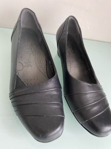Leather Shoes size 4.5