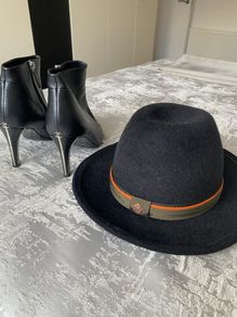 Elegan Ankle Boots. CHANEL. UK.7. Mint conditions.