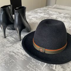 Elegan Ankle Boots. CHANEL. UK.7. Mint conditions.
