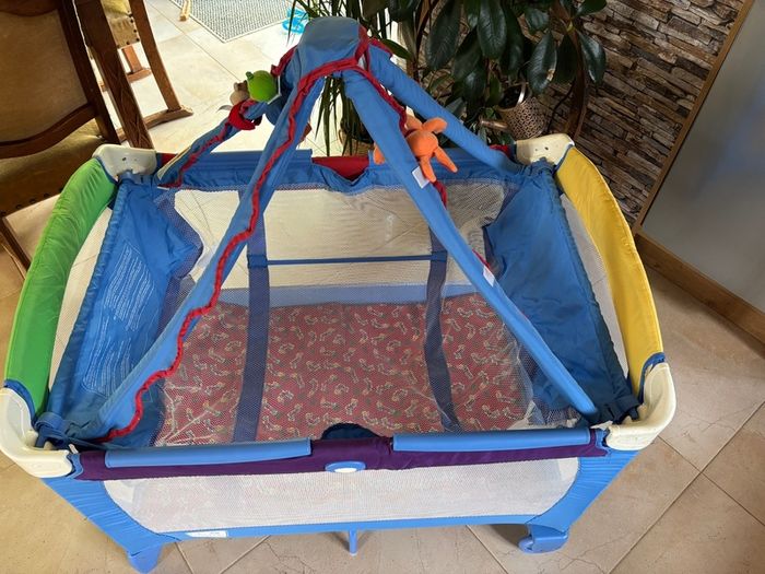 Baby Einstein Discover & Play Pack 'n Play Portable Playard