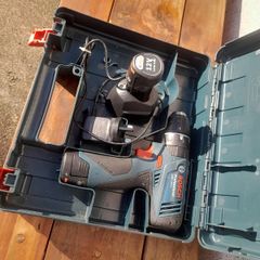 Bosch Professional drill driver with impact function, 2 batteries and charger