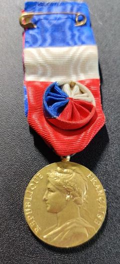 Honor Medal For Work And Social Security - VERMEIL - Borrel