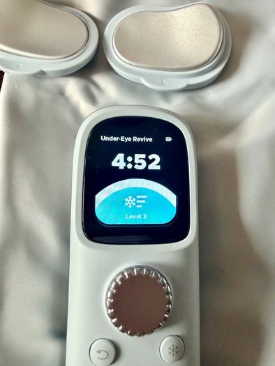 Barely used Shark CryoGlow Under-Eye cooling & LED Mask