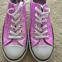 Converse All Stars size 4