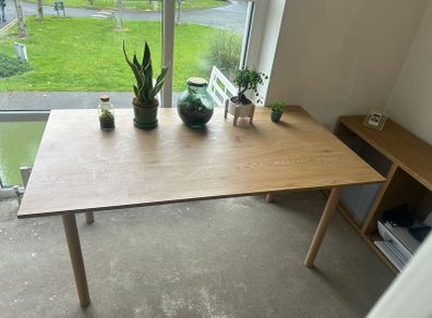 Wood veneer dining table