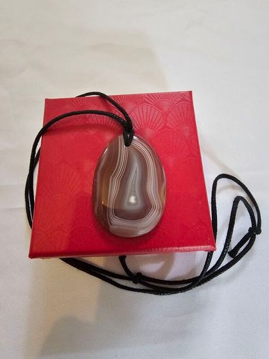 Brown Agate Stone Necklace With Leather String