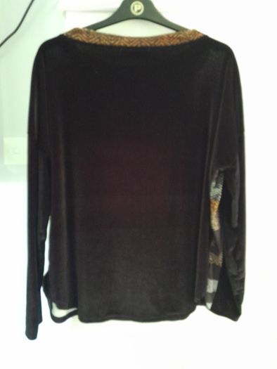 Peruzzi Long Sleeve Top.