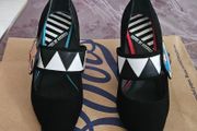 House of Avenue Asymmetric High Heel Shoe