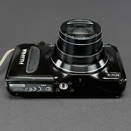 Fujifilm FinePix F500EXR digital compact camera