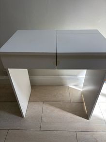 Dressing table