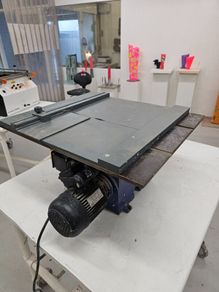 Modelmakers bench saw.