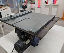 Modelmakers bench saw.