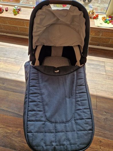 Joie Chrome DLX Trio 3-in-1 Travel System Bundle with i-Snug 2 Car Seat and ISOFix