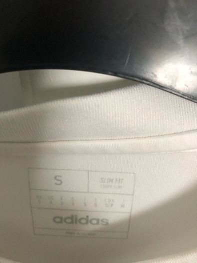 Selection of Manchester United shirts Sizes on pics