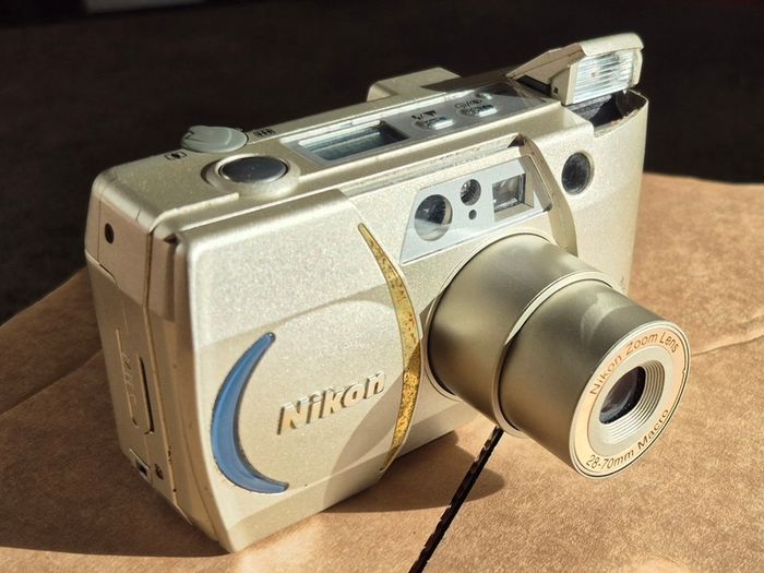 Nikon Lite Touch compact zoom 35mm