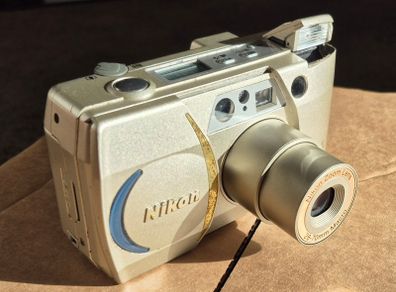 Nikon Lite Touch compact zoom 35mm