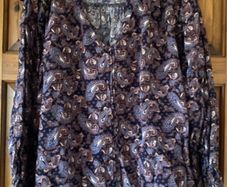 selection of ladies tops sz 28