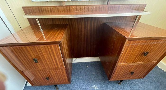Vintage style dressing table