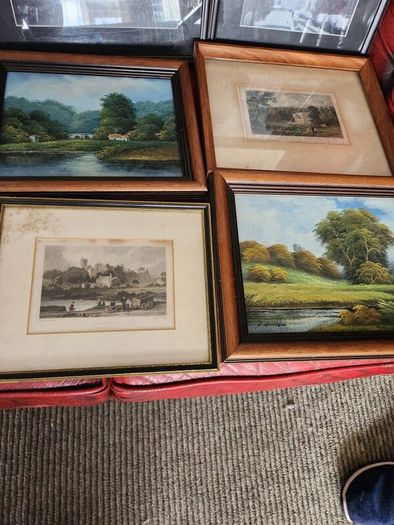 14 pictures with frames