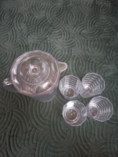 Plastic Jug 4 glasses