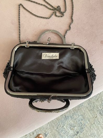 Black clutch