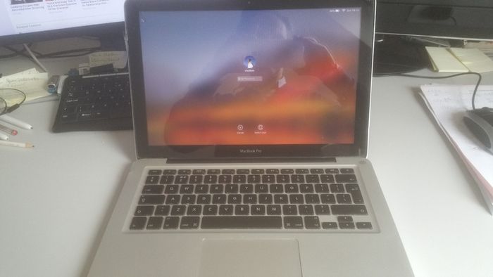 Apple Macbook Pro 2010 13 inch 8GB RAM