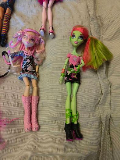 Monster high dolls plays etc and accessories