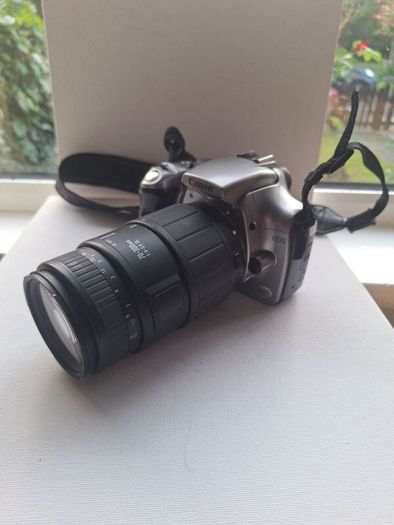 Canon EOS 300D digital SLR camera