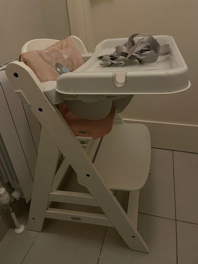 Hauck highchair with straps