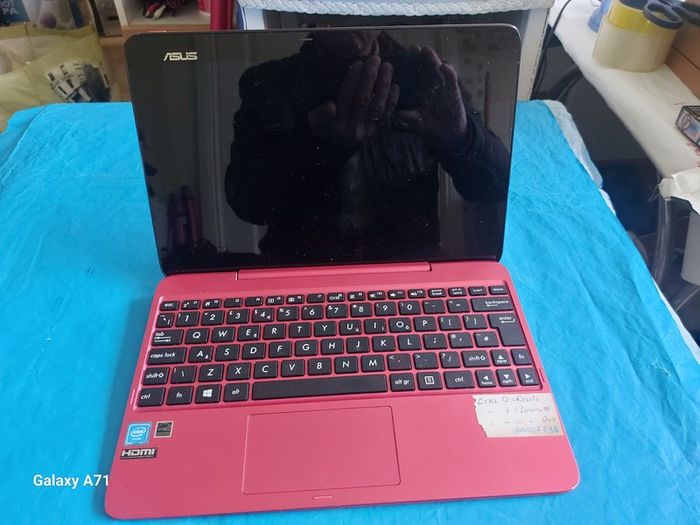 ASUS Tablet and Keyboard Dock, Model T100H, not powering on, for parts or repair
