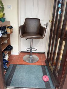 bar stool
