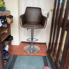 bar stool