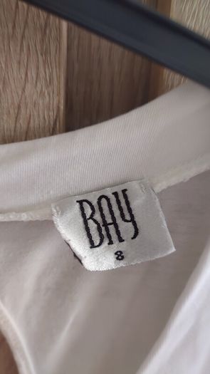 Long white top bay
