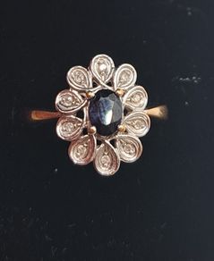Vintage 9ct yellow gold sapphire and diamonds