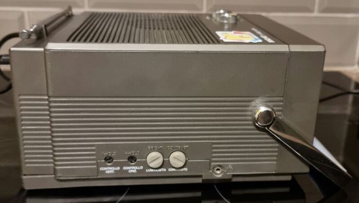 Portable TV - Inno-hit TV 128, Made in Korea, 1995.