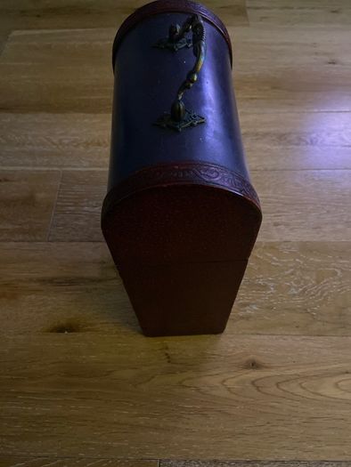 Wine Box Holder