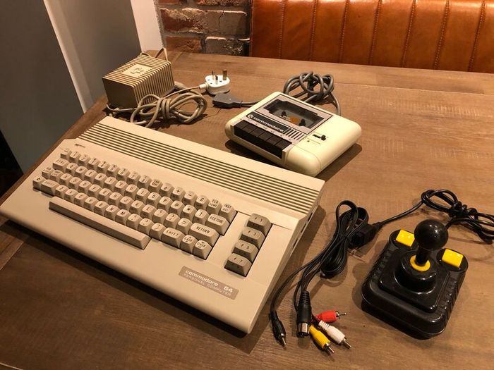 Retro Heaven: Commodore 64, Datasette, ZipStik Joystick + a few games #217