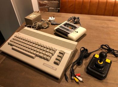 Retro Heaven: Commodore 64, Datasette, ZipStik Joystick + a few games #217