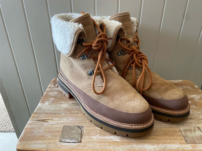 Clarks ankle women winter boots size 5.5 EU 39